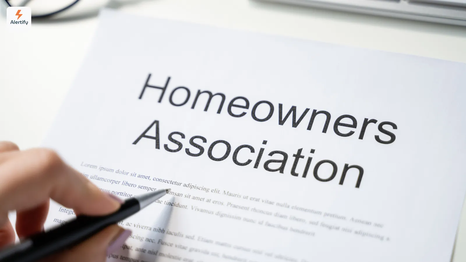 家主のためのHOA騒音規則ガイド、違反通知を受ける前に知っておきたいこと HOA noise rules for landlords