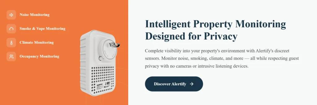 プライバシーに配慮して設計されたインテリジェントな物件モニタリングと題されたAlertifyのバナー。騒音、喫煙・電子タバコ、温湿度、在室人数モニタリングがプラグイン式センサーとともに紹介されている。